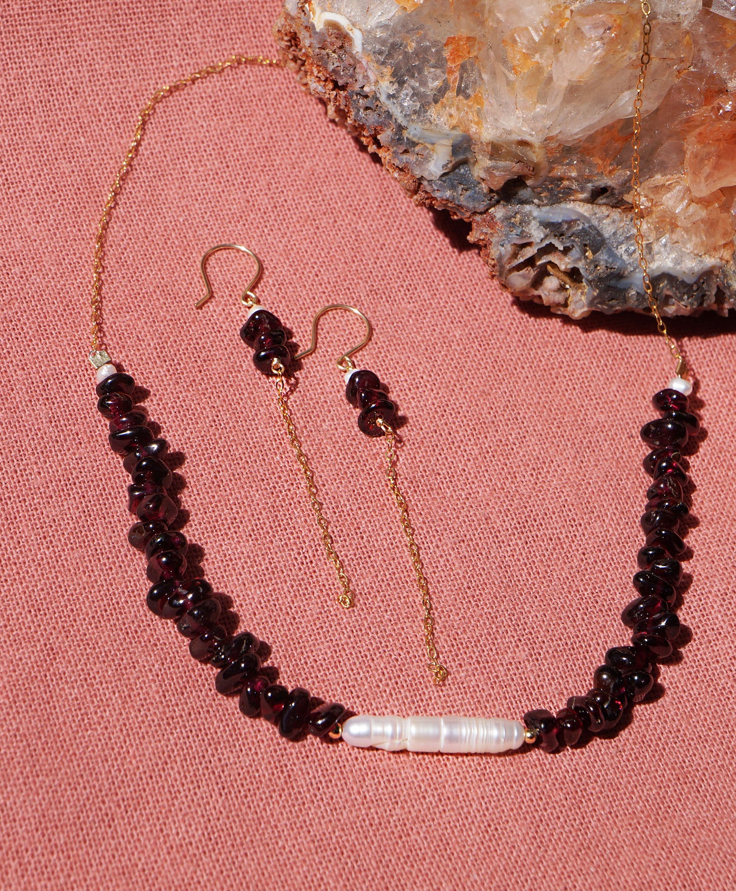 Gaia jewellery set Garnet