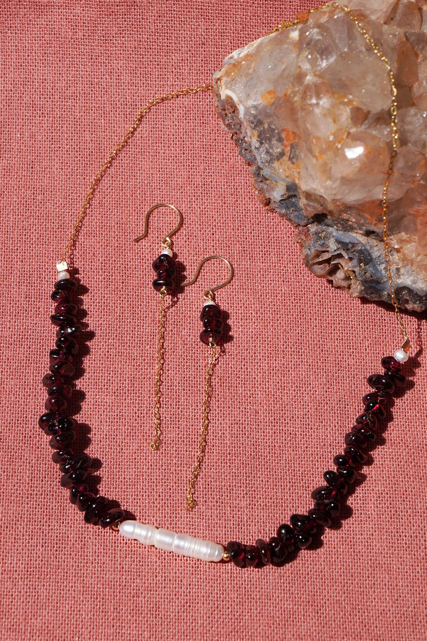 Gaia jewellery set Garnet