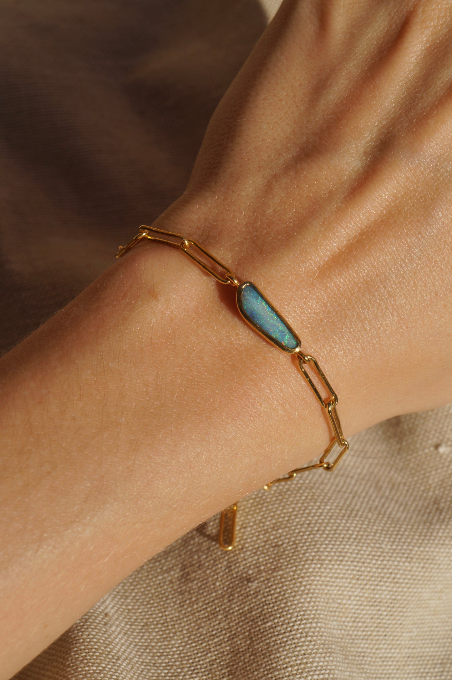 Boulder Opal Paperclip bracelet gold